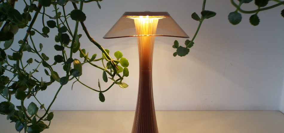 Astreo table lamp with pleated design, copper color